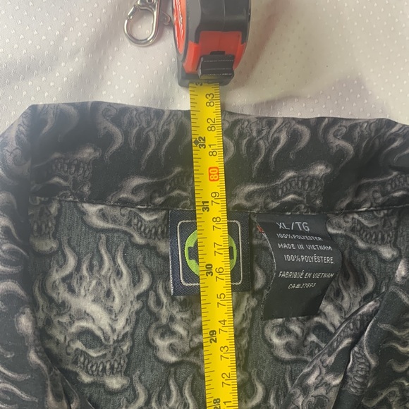 Y2K R2 Flaming Skulls Short sleeve Button Up Ricky Shirt Trailer Park Boys - Picture 5 of 7